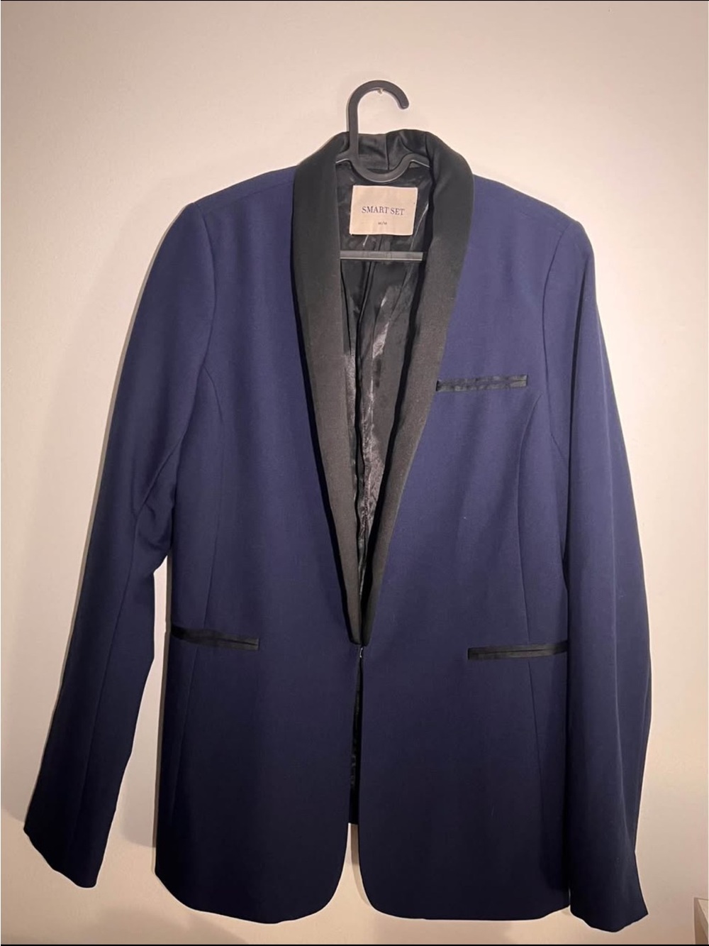 SMART SET woman  Navy Blue Tuxedo Blazer with Black Satin Lapel